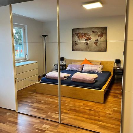 Gemuetliche 3 Zimmer Wohnung Mit Grosszuegiger Terrasse Im Gruenen Ройтлинген Екстериор снимка