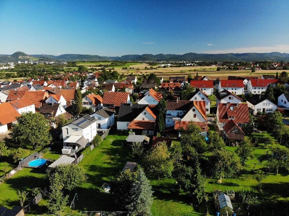 Gemuetliche 3 Zimmer Wohnung Mit Grosszuegiger Terrasse Im Gruenen Ройтлинген Екстериор снимка