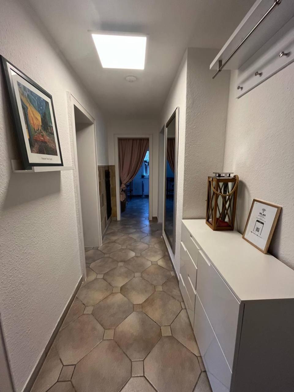Gemuetliche 3 Zimmer Wohnung Mit Grosszuegiger Terrasse Im Gruenen Ройтлинген Екстериор снимка